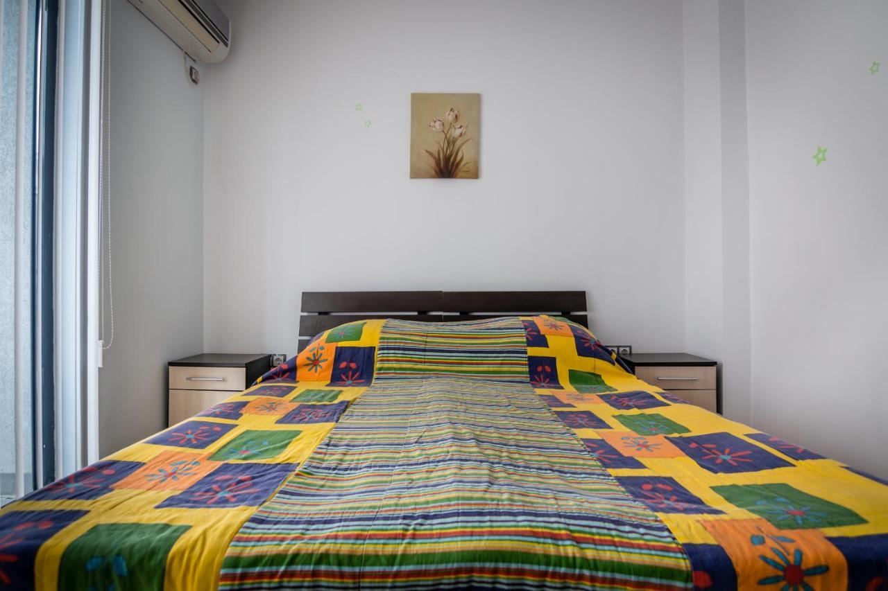Cozy One-Bedroom Apartment In Night Breeze Burgas City Exterior foto
