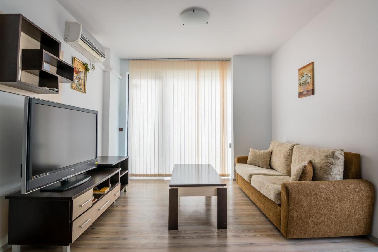 Cozy One-Bedroom Apartment In Night Breeze Burgas City Exterior foto