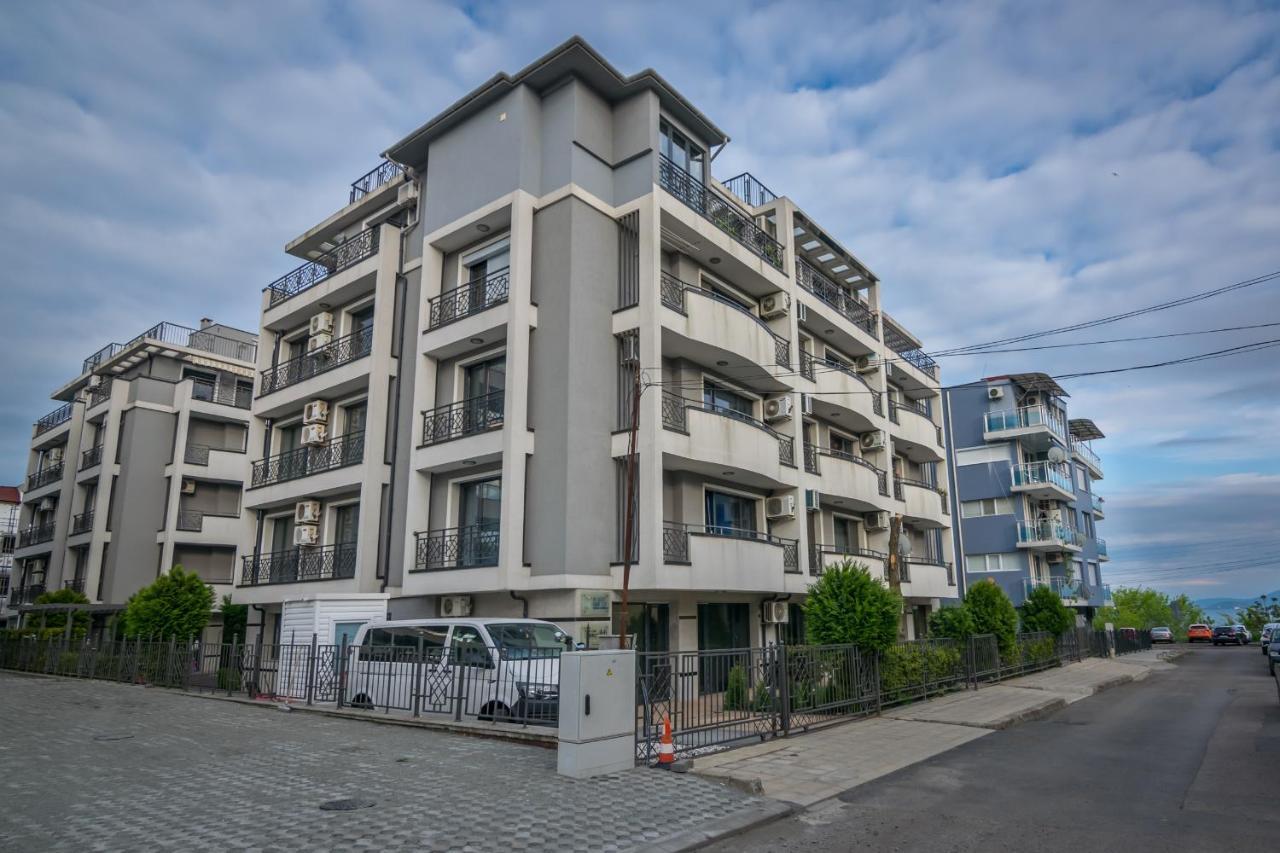 Cozy One-Bedroom Apartment In Night Breeze Burgas City Exterior foto