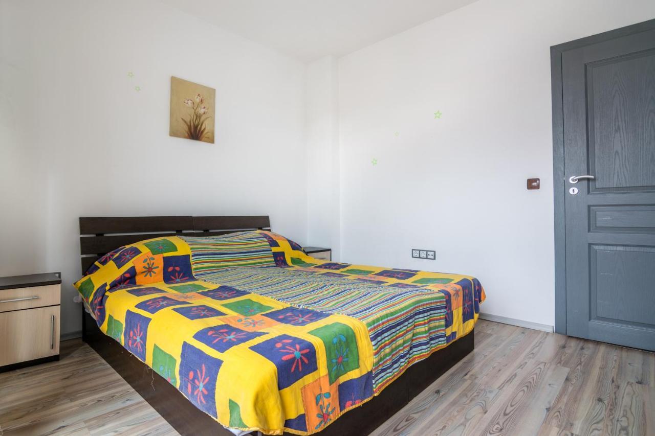 Cozy One-Bedroom Apartment In Night Breeze Burgas City Exterior foto