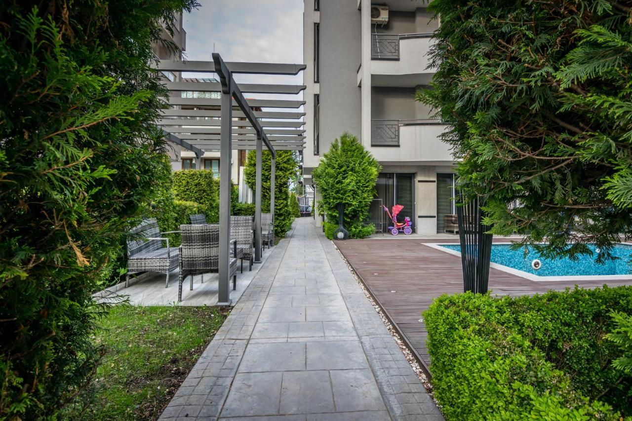 Cozy One-Bedroom Apartment In Night Breeze Burgas City Exterior foto